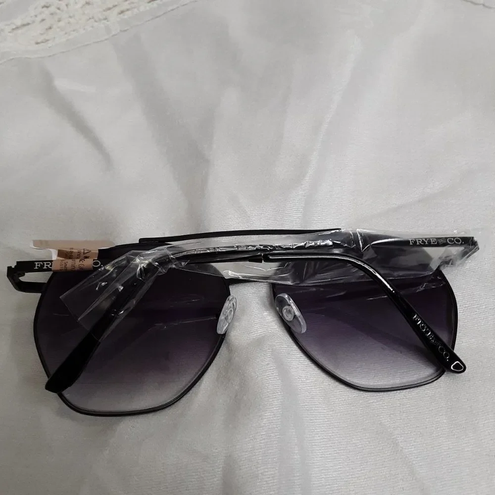 FRYE & CO Aviator Sunglasses
